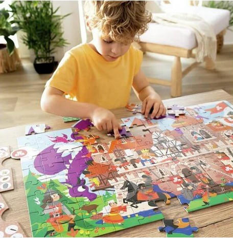 hoogbegaafd jong kind geconcentreerd spelend