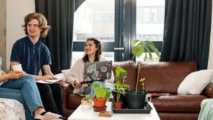 ouder aandachtig met hoogbegaafd kind - online cursus hoogbegaafd kind ouders